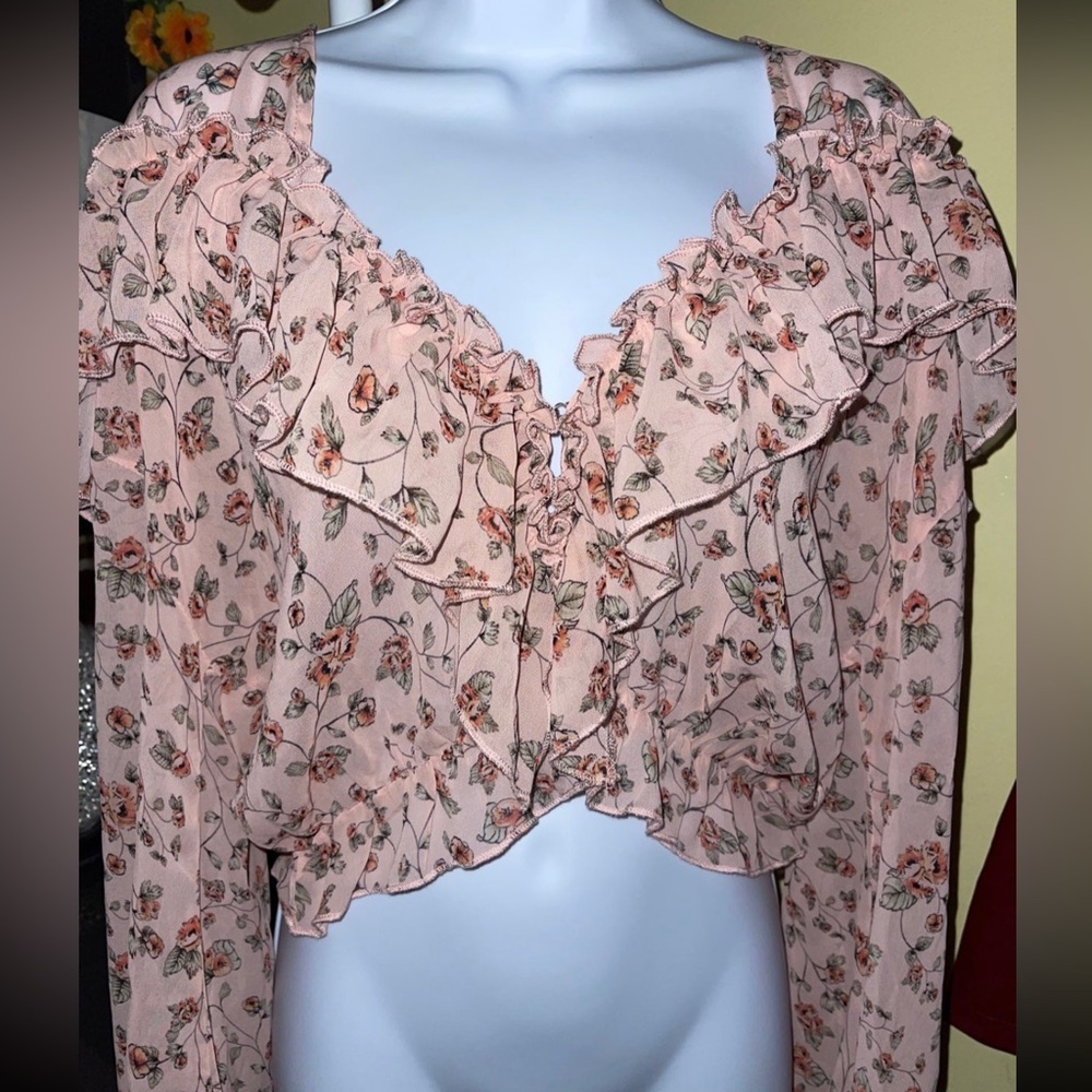 Nasty Gal Cropped Pink Floral Ruffle Blouse NWT